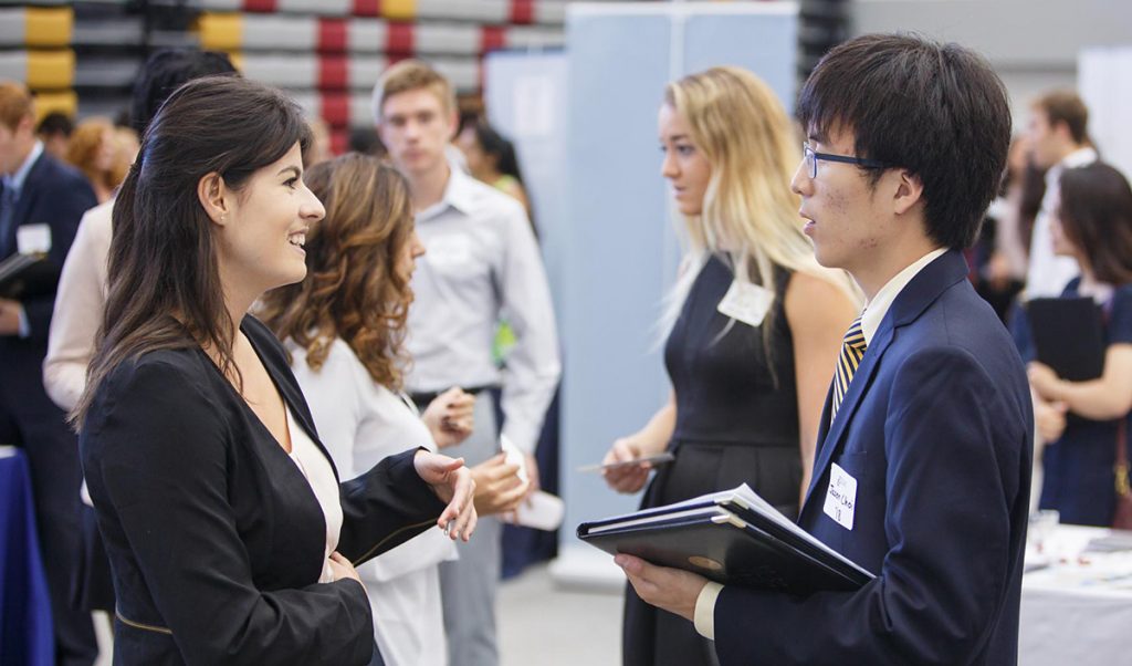 Nak Cari Kerja Di Career Fair? Ini Tips Untuk Anda Dapat Tawaran ...