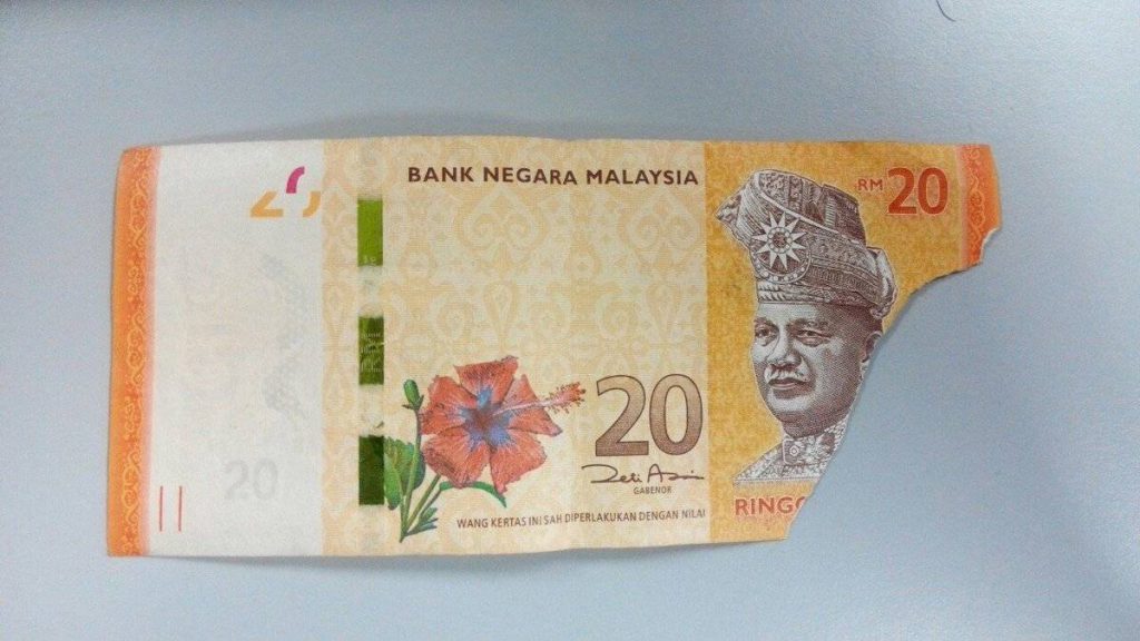 Duit Rosak/Koyak Masih Ada Nilai. Ini Cara Tukar Duit Rosak Di Bank